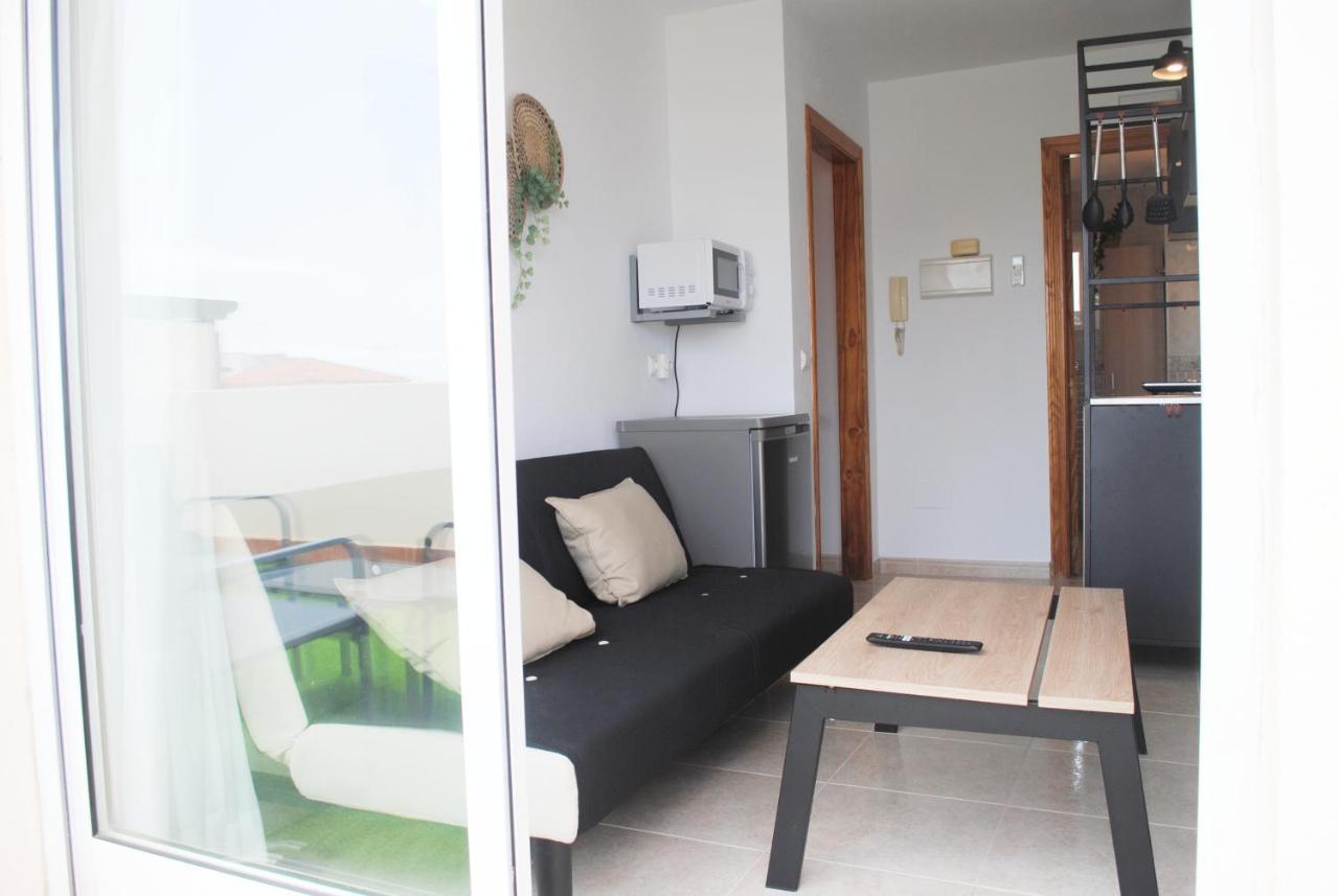Apartamentos Vicenta Playa Carihuela توريمولينوس المظهر الخارجي الصورة
